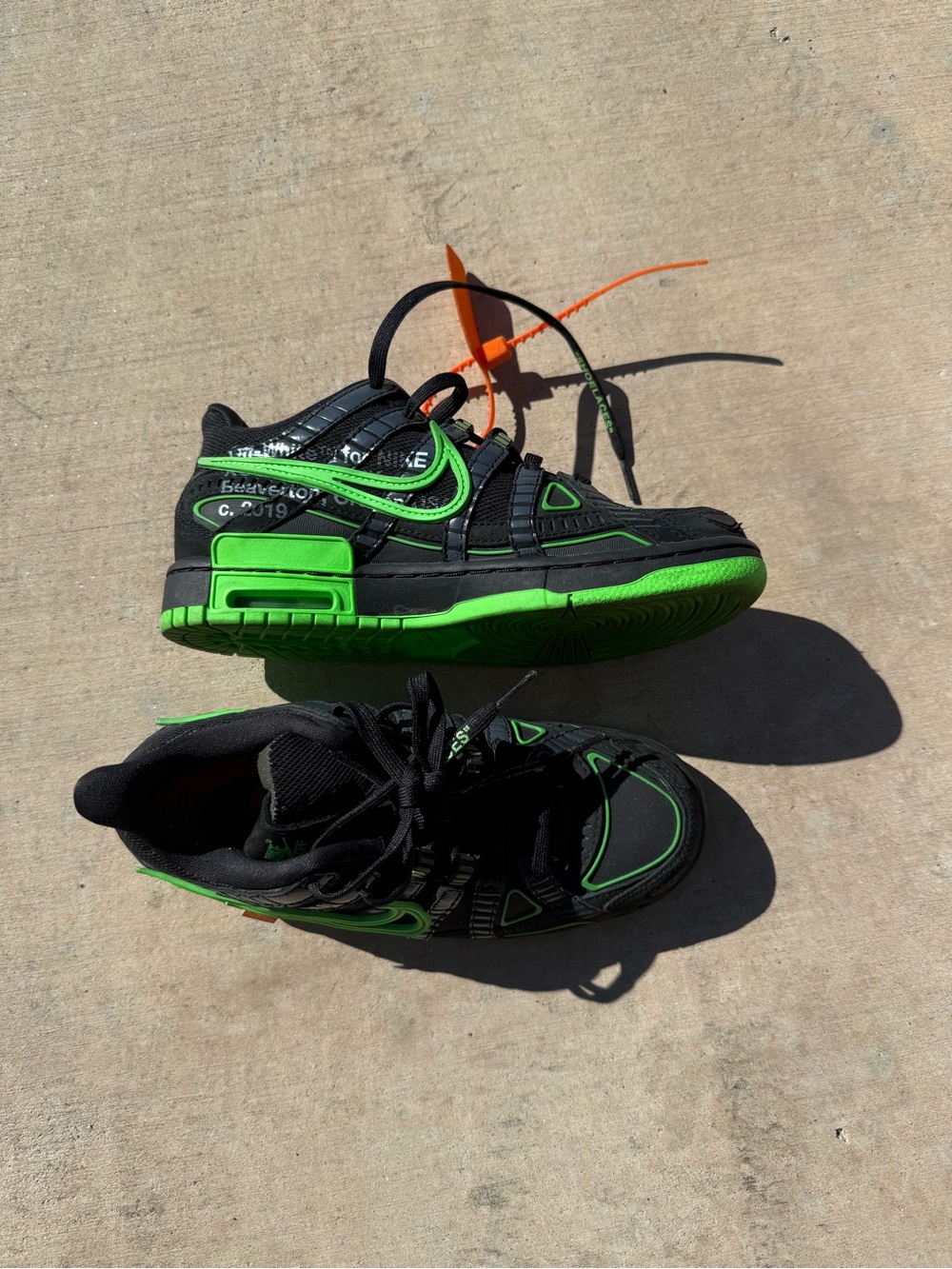 Nike Men's Black & Green Low-Top Sneakers